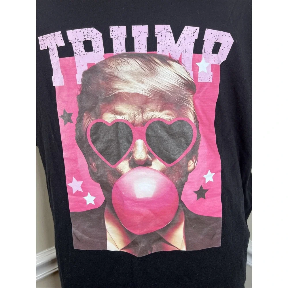Bubblegum Trump Blowing Bubble Gum Trendy Pink Trump Girl‎ T-Shirt